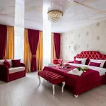 Rynok Square Center Two Bedroom Apartment! Apartamento Leópolis