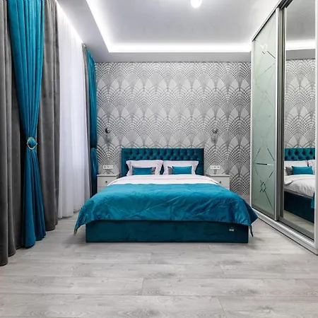 Rynok Square Center Two Bedroom Apartment! Апартаменти