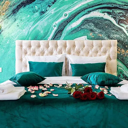 Rynok Square Center Two Bedroom Apartment! * Lviv