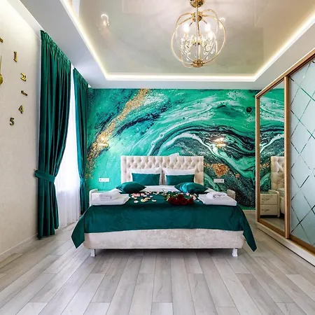 Апартаменти Rynok Square Center Two Bedroom Apartment!