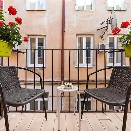 Rynok Square Center Two Bedroom Apartment! Διαμέρισμα Λβιβ