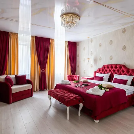 Rynok Square Center Two Bedroom Apartment! Апартаменти Львів