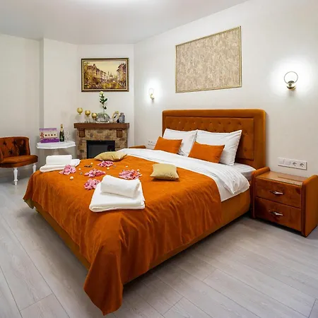 Rynok Square Center Two Bedroom Apartment! Apartment *