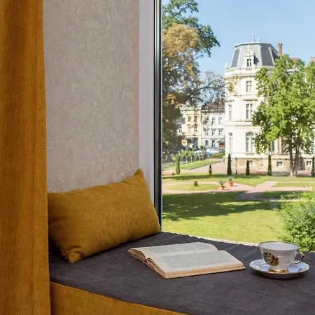 Rynok Square Center Two Bedroom Apartment! Apartamento