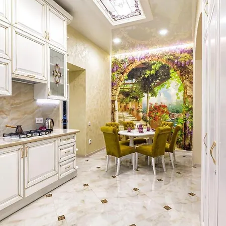 Апартаменти Rynok Square Center Two Bedroom Apartment! Львів