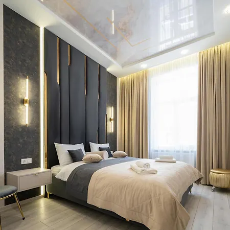 Rynok Square Center Two Bedroom Apartment! Apartamento