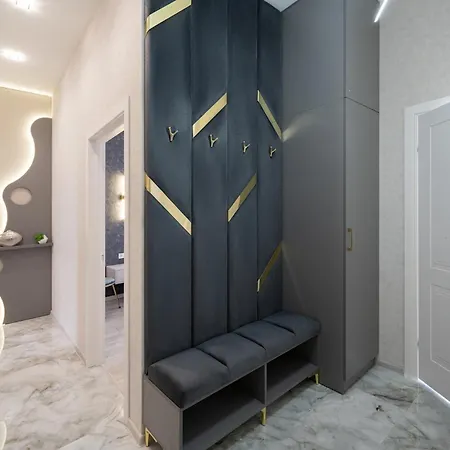 Rynok Square Center Two Bedroom Apartment! Апартаменти *