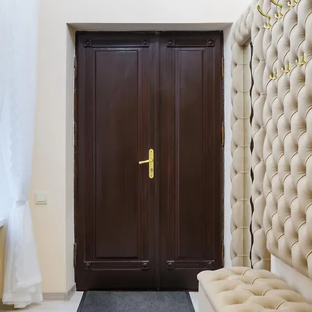 Apartamento Rynok Square Center Two Bedroom Apartment! Lviv