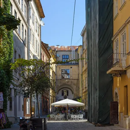 Rynok Square Center Two Bedroom Apartment! Apartment