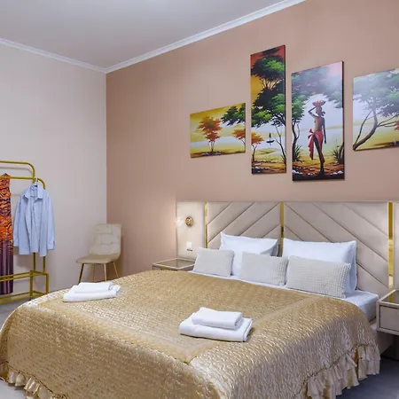 Rynok Square Center Two Bedroom Apartment! Lviv