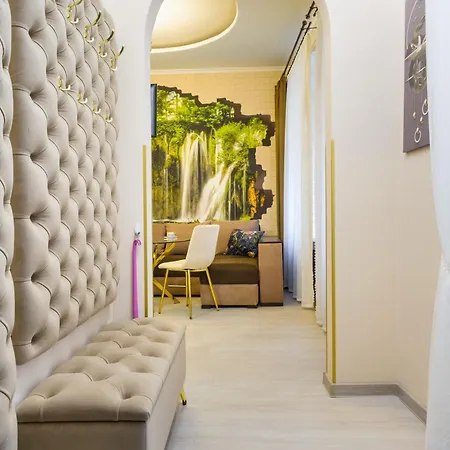 Rynok Square Center Two Bedroom Apartment! * Leopoli