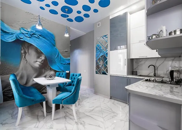 Rynok Square Center Two Bedroom Apartment! דירה