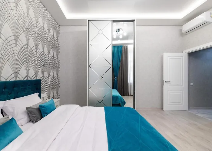 Rynok Square Center Two Bedroom Apartment! * Λβιβ