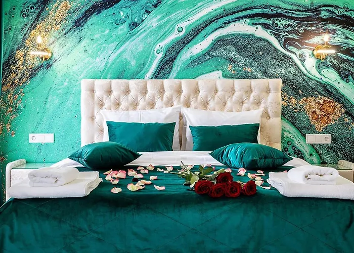 Rynok Square Center Two Bedroom Apartment! * Λβιβ