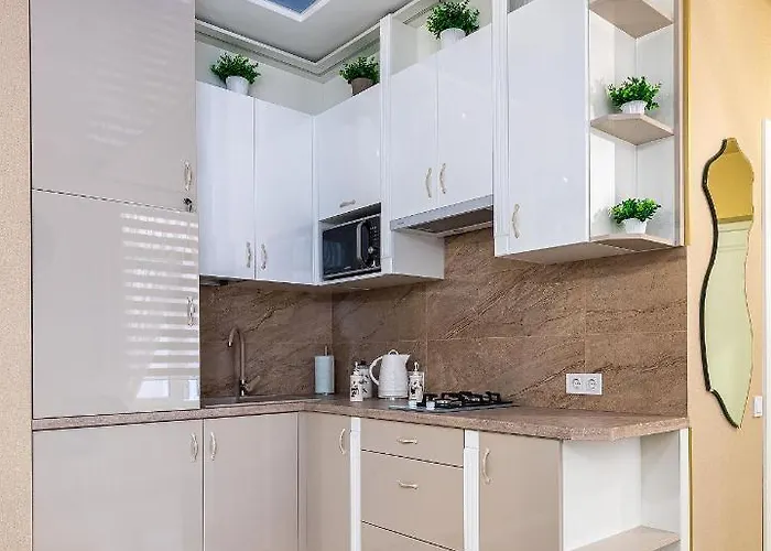 Rynok Square Center Two Bedroom Apartment! * לבוב