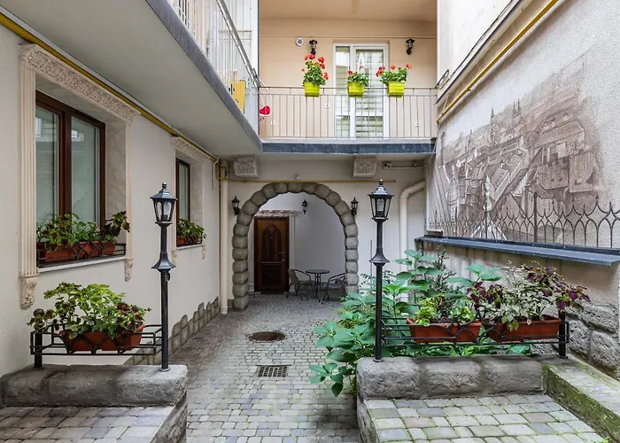 דירה Rynok Square Center Two Bedroom Apartment! *