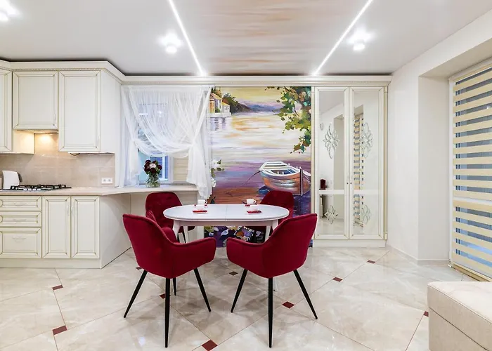 Rynok Square Center Two Bedroom Apartment! דירה לבוב