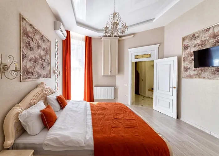 Rynok Square Center Two Bedroom Apartment! * Λβιβ