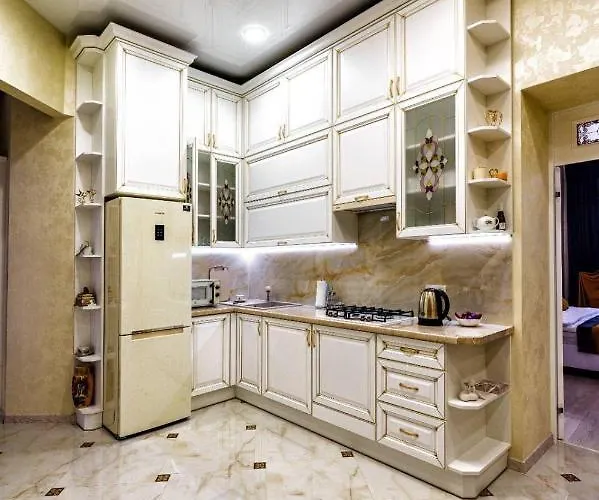 Rynok Square Center Two Bedroom Apartment! * Λβιβ