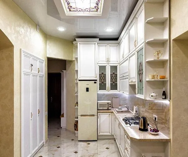 Rynok Square Center Two Bedroom Apartment! Διαμέρισμα