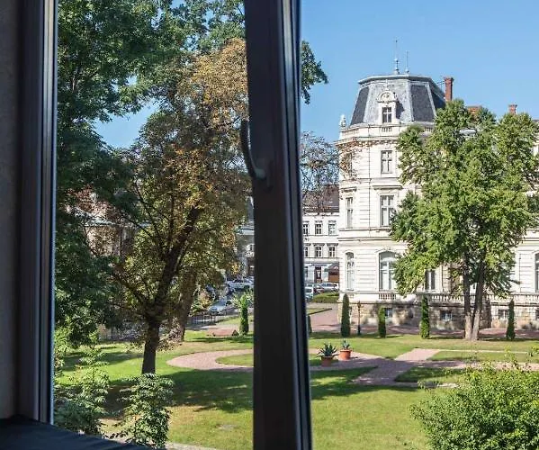 דירה Rynok Square Center Two Bedroom Apartment! *