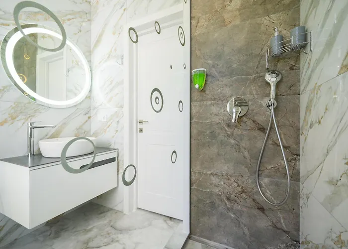 Apartament Rynok Square Center Two Bedroom Apartment! *