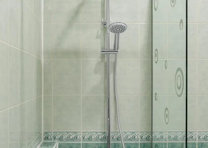 Rynok Square Center Two Bedroom Apartment! Λβιβ