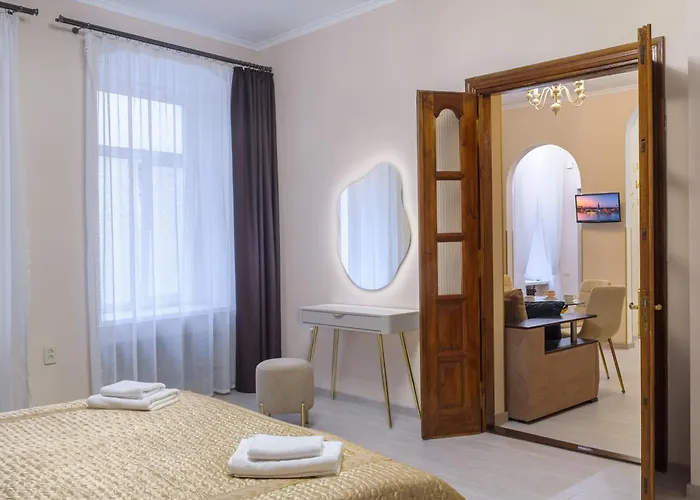 Rynok Square Center Two Bedroom Apartment! Apartament Lwów