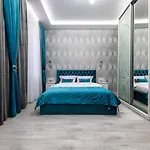 Rynok Square Center Two Bedroom Apartment! アパート