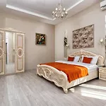Rynok Square Center Two Bedroom Apartment! アパート