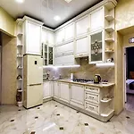Rynok Square Center Two Bedroom Apartment! * リヴィウ