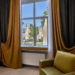 Rynok Square Center Two Bedroom Apartment! アパート リヴィウ
