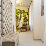 Rynok Square Center Two Bedroom Apartment! * リヴィウ